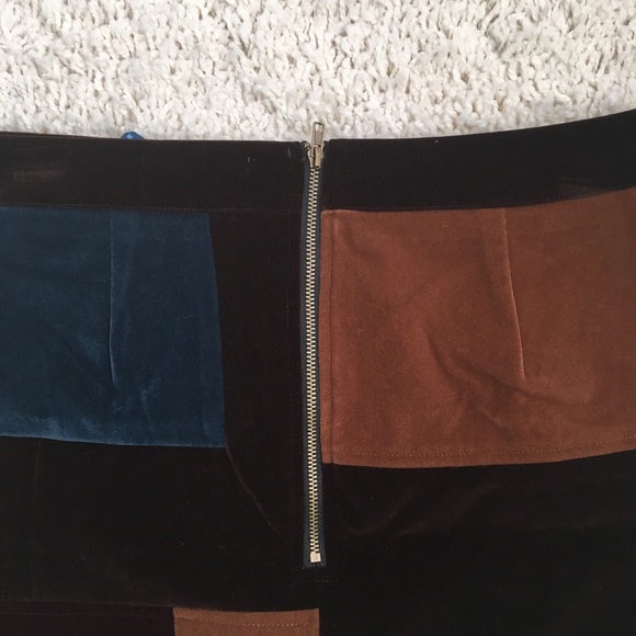 • Blu Spero Velvet mini Skirt • - Picture 3 of 6